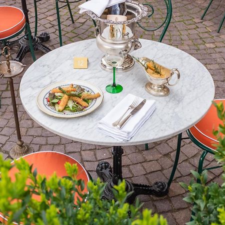Weisses Roessl Hotel Caldaro Luaran gambar