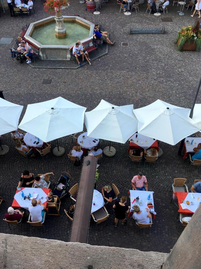 Weisses Roessl Hotel Caldaro Luaran gambar