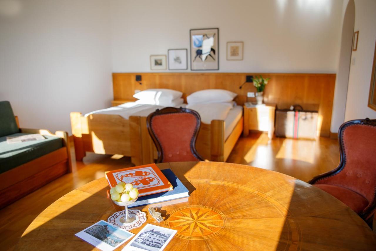 Weisses Roessl Hotel Caldaro Luaran gambar