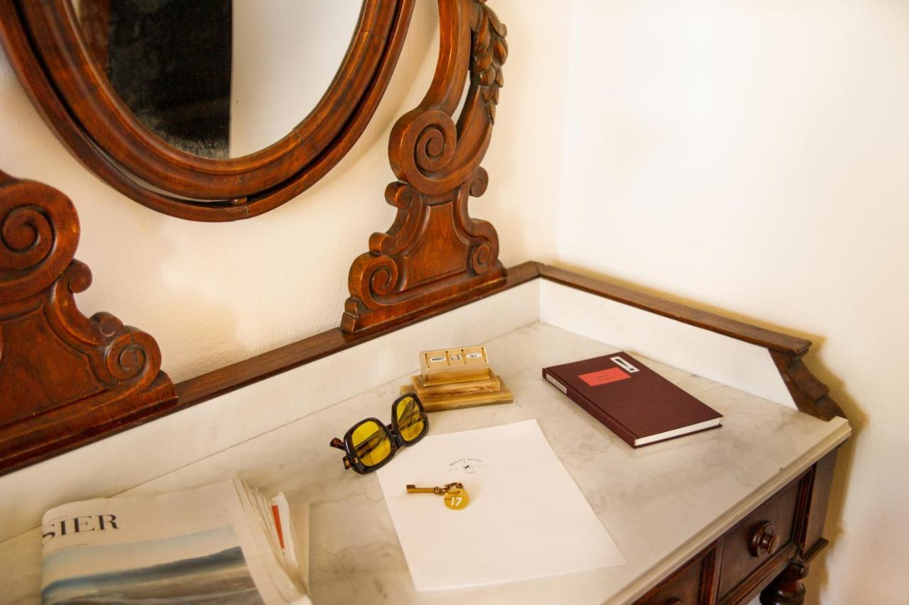 Weisses Roessl Hotel Caldaro Luaran gambar