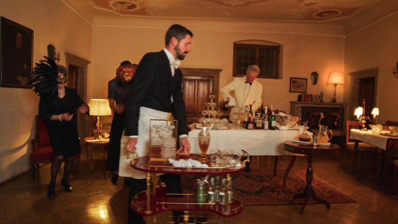 Weisses Roessl Hotel Caldaro Luaran gambar
